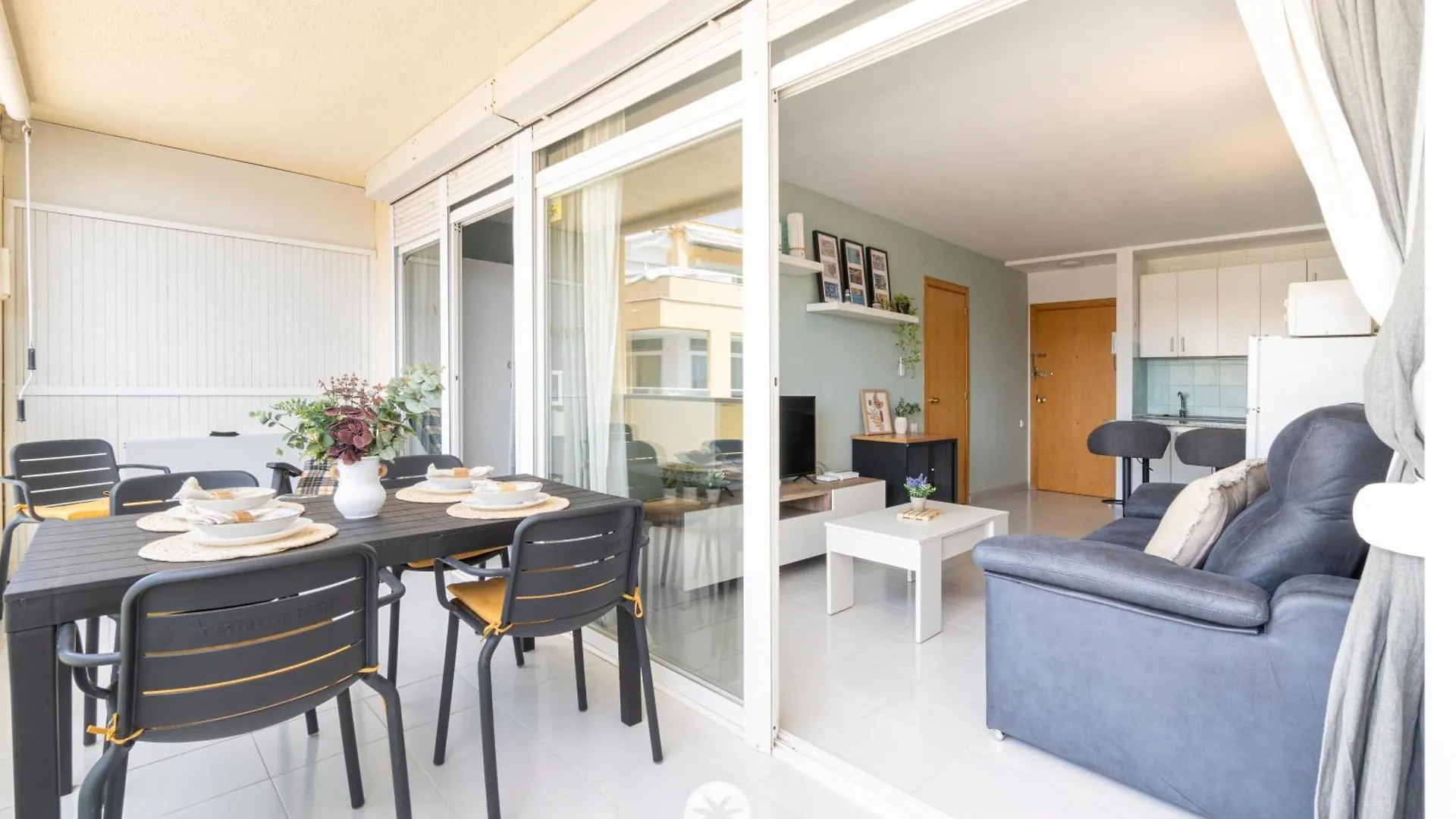 Mediterranean Way - Acuario Apartment La Pineda 0*,