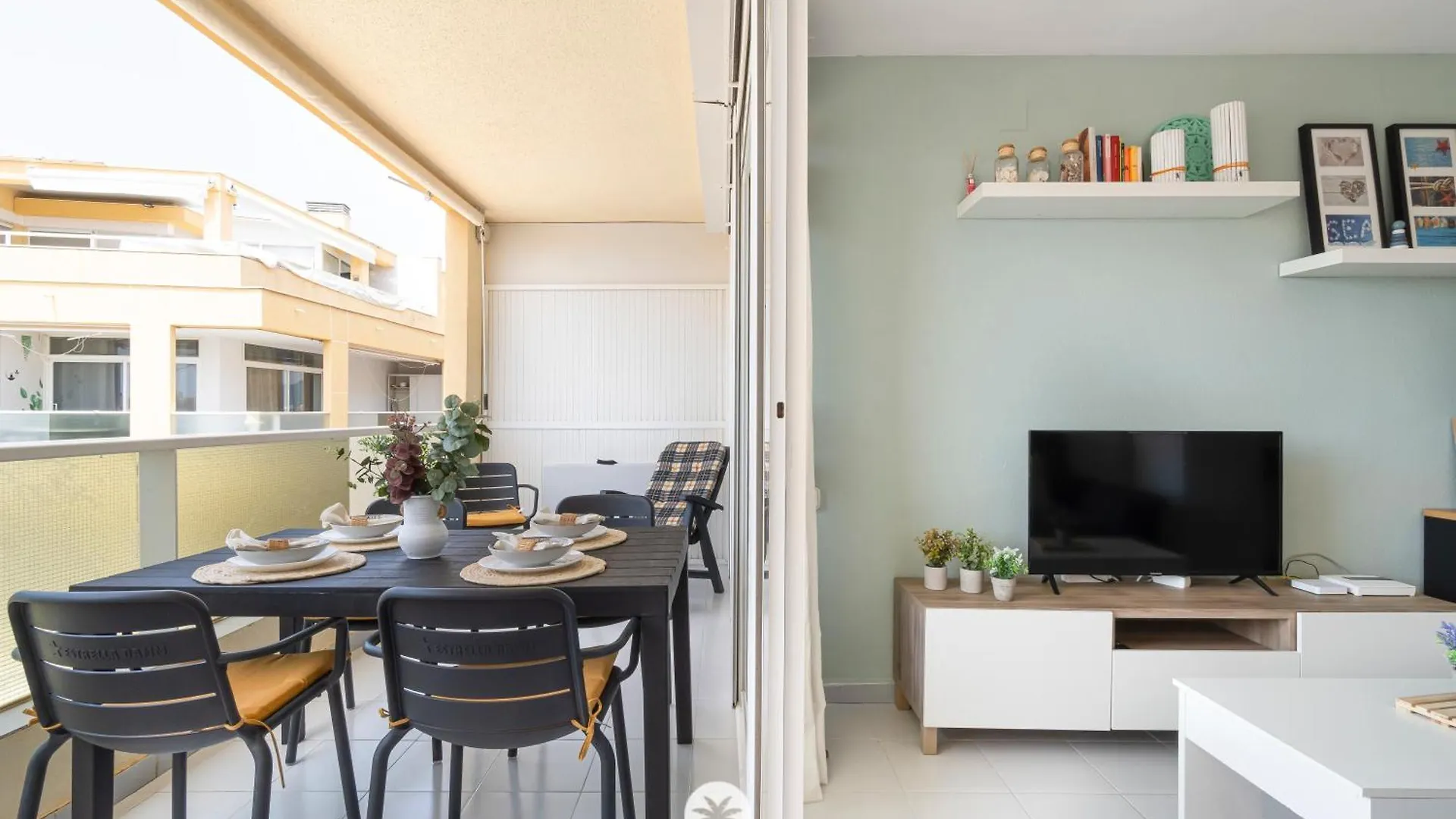 Mediterranean Way - Acuario Apartment La Pineda Spain